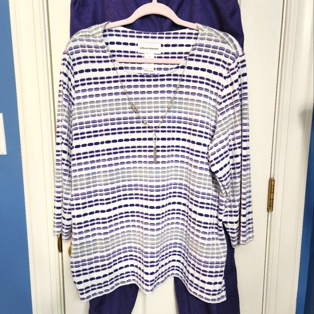 Alfed dunner set..XL top sz 16 pants excellent condition